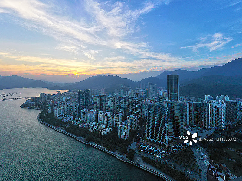 广东省深圳市盐田区壹海城和海滨栈道中央公园航拍全景图片素材