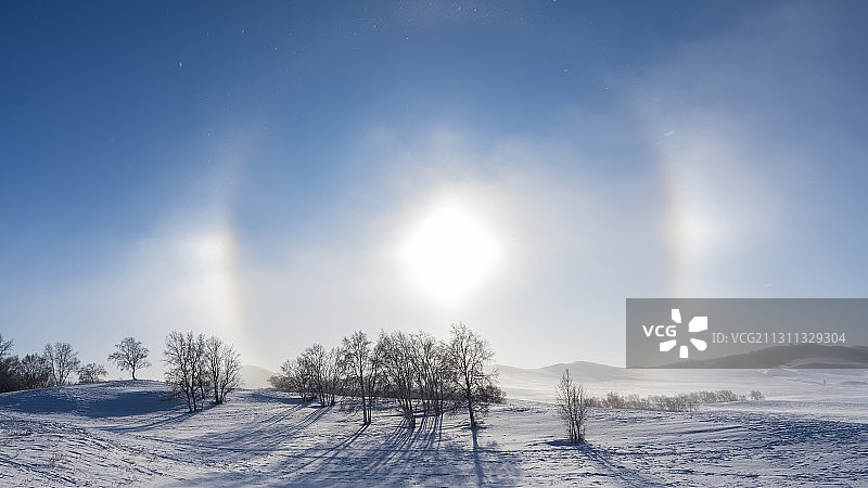 乌兰布统拍完双子座流星雨偶遇幻日图片素材