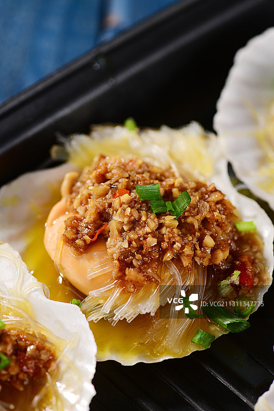 蒜蓉粉丝蒸扇贝图片素材