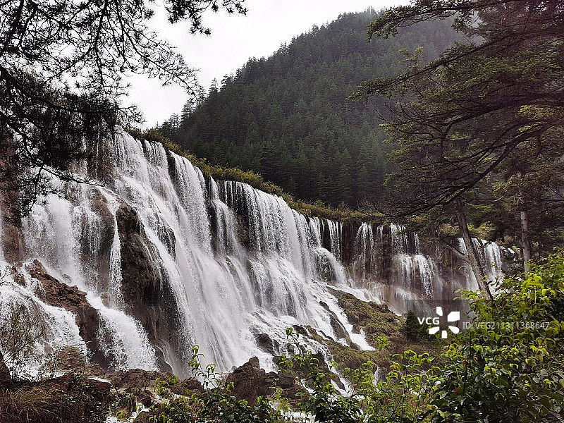 诺日朗瀑布图片素材