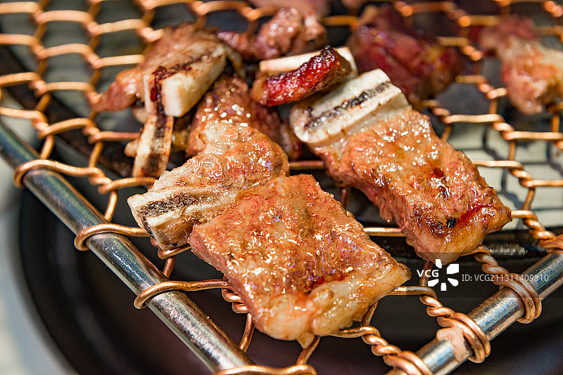 烤肉 餐厅 羊肉串 烤牛肠 牛肉粒图片素材