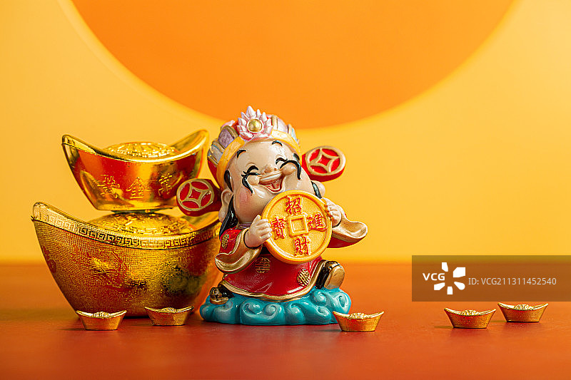 新年财神爷摆件和金元宝,聚宝盆图片素材