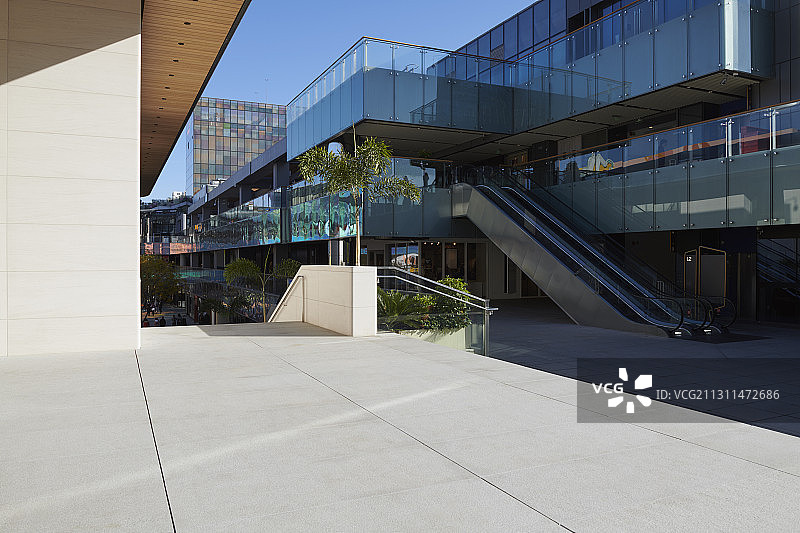 北京三里屯太古里时尚建筑和商业街广场图片素材