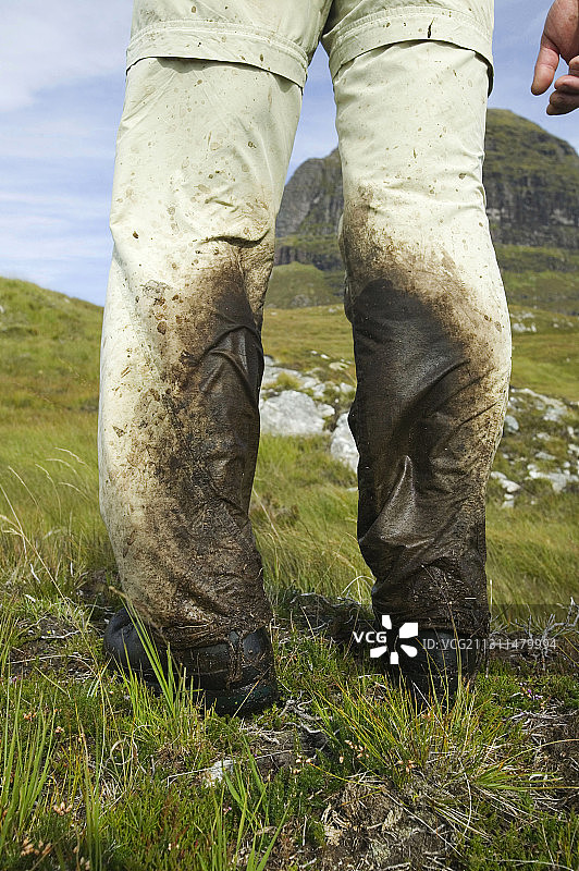 沾满泥土的徒步裤图片素材