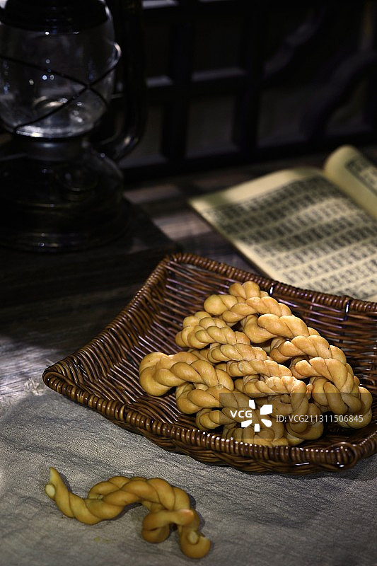 “麻花”地方特色传统小吃图片素材