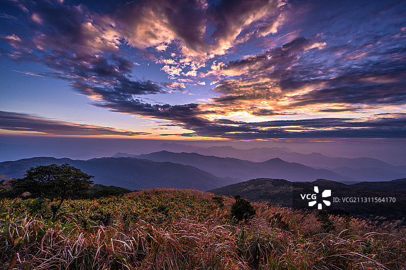 大帽山晨彩图片素材