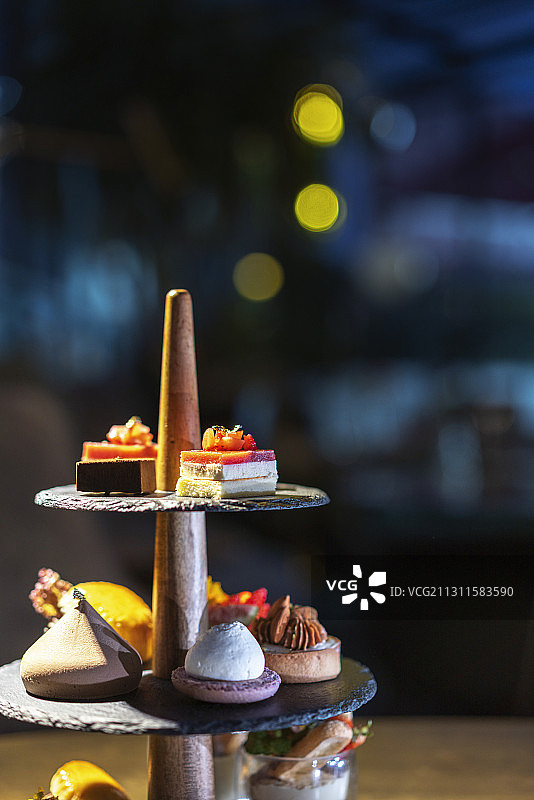 餐厅里的英式下午茶点心图片素材