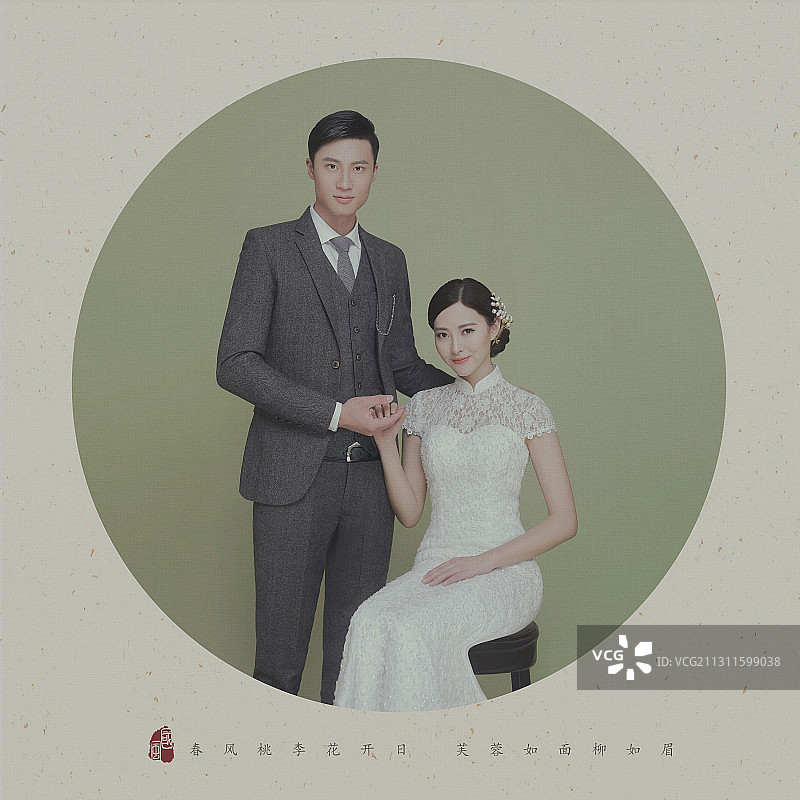 东方情侣宛如画中人图片素材