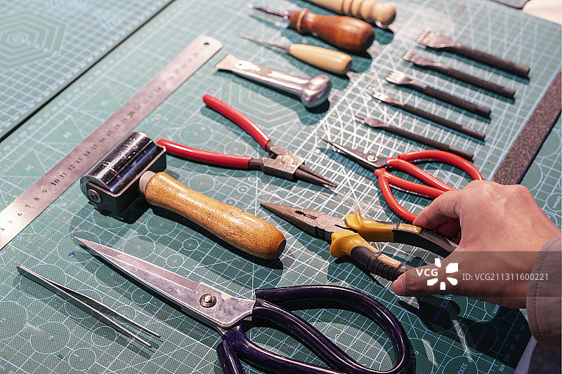 皮革工具台图片素材