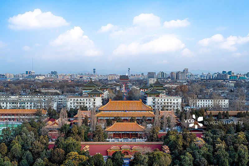 中国北京景山公园中轴线眺望奥体公园图片素材