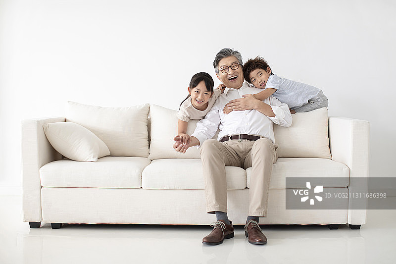 开心的祖孙三人图片素材