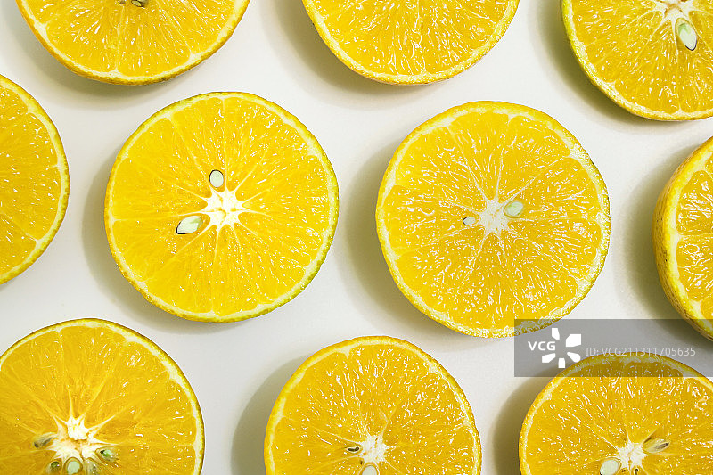 新鲜切好的橘子图片素材