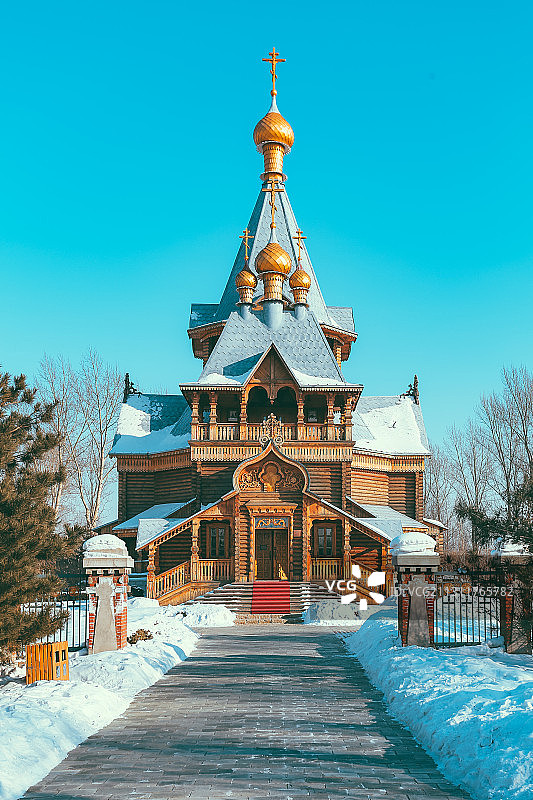 中国黑龙江省哈尔滨市伏尔加庄园圣尼古拉教堂冬景图片素材