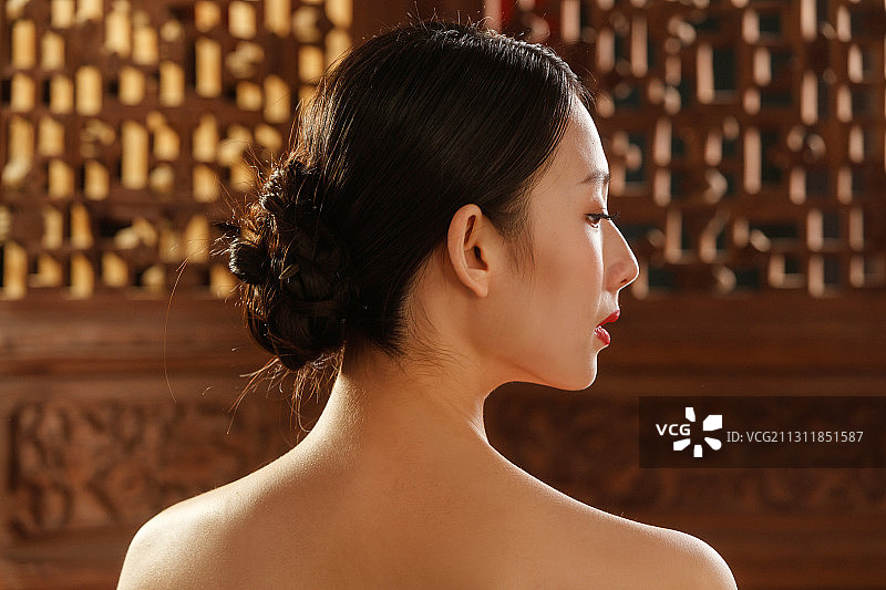 美女盘发造型图片素材