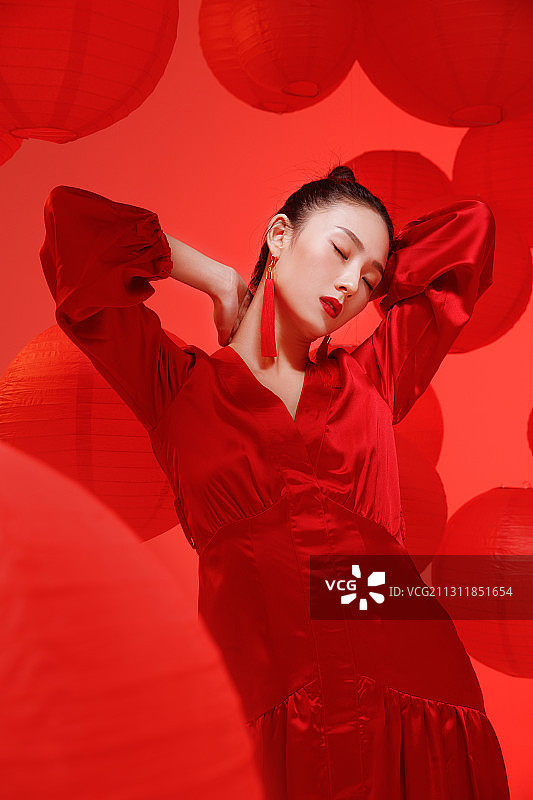 红衣美女肖像图片素材