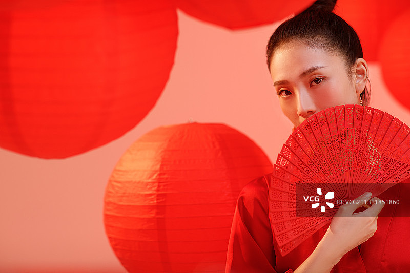 红衣美女肖像图片素材