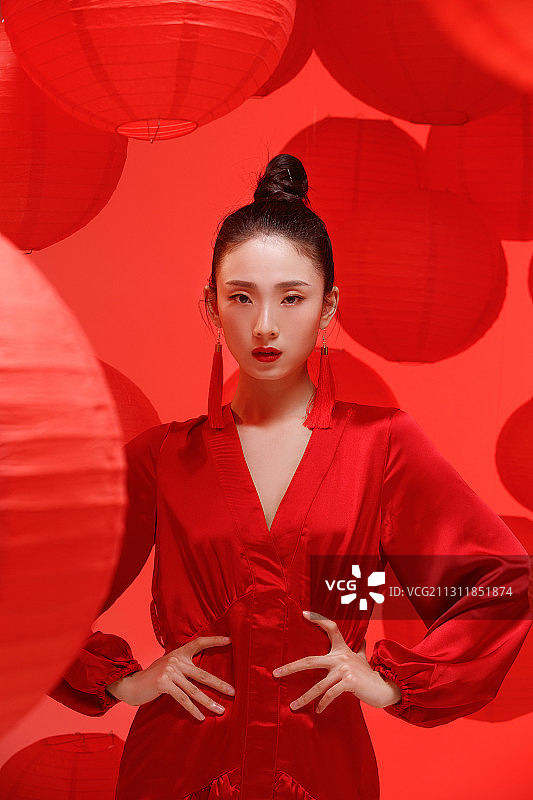 红衣美女肖像图片素材