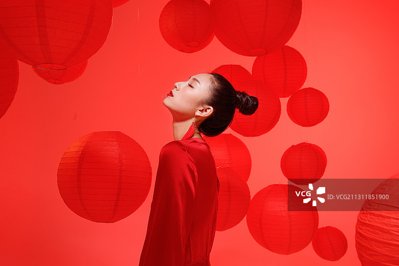 红衣美女肖像图片素材