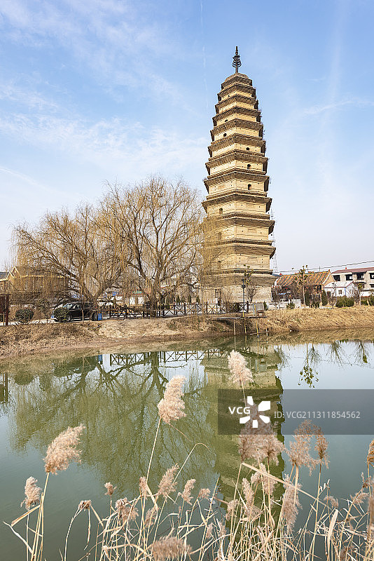 中国河南省新乡市原武镇平原新区玲珑塔图片素材
