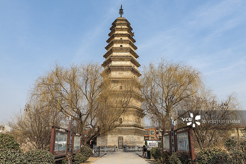 中国河南省新乡市原武镇平原新区玲珑塔图片素材