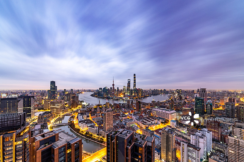 中国上海魔都陆家嘴浦东外滩黄浦江苏河湾苏州河城市天际线全景图图片素材