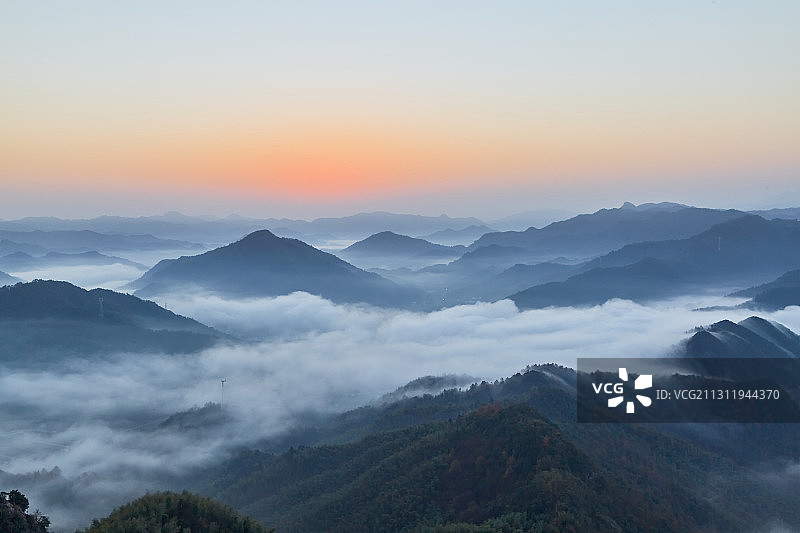 屋脊山云海图片素材