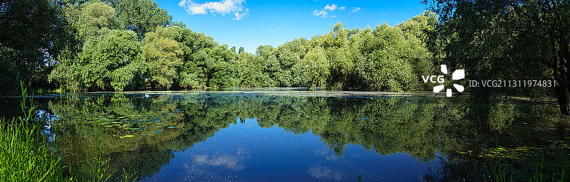 德国卡尔斯鲁厄的湖光山色图片素材