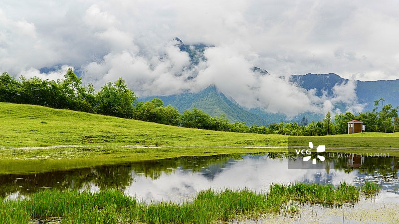 清新唯美风光，四川卧龙甘海子，新兴网红打卡胜地图片素材