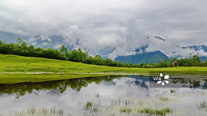 清新唯美风光，四川卧龙甘海子，新兴网红打卡胜地图片素材
