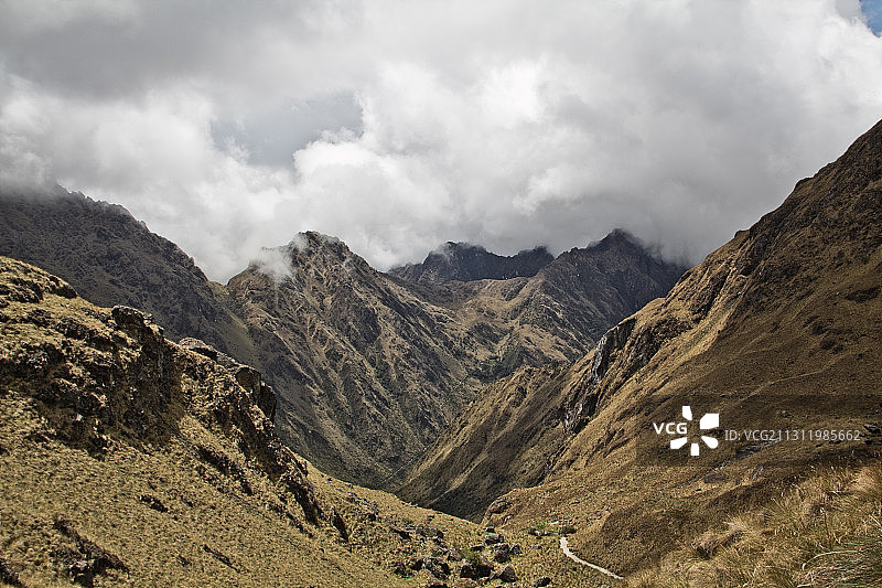 美国萨默维尔大街的山脉壮丽景色图片素材
