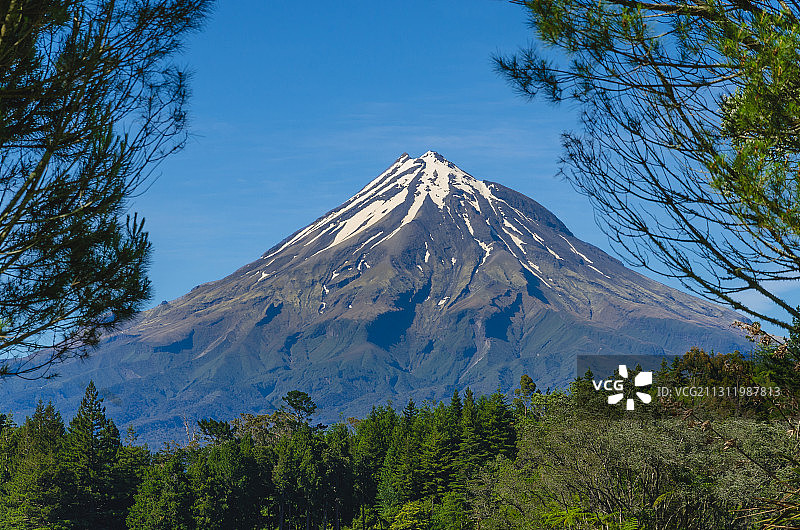 新西兰塔拉纳基雪山风光图片素材