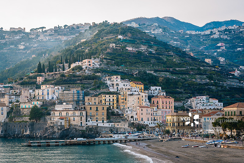 建筑与天空相映的海景图片素材