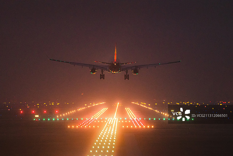 中国广州 白云机场起飞降落图片素材