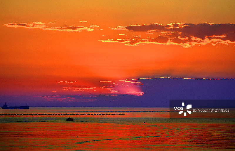 彩云当空舞 摄于大连旅顺图片素材