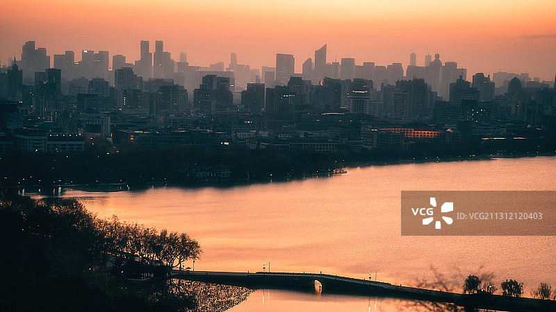 【西湖日出】宝石山顶拍摄图片素材