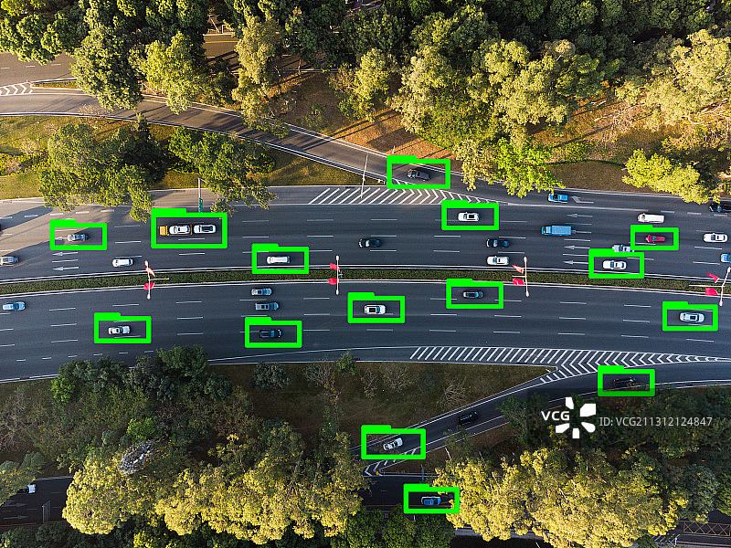 行驶的汽车和自动识别科技图片素材
