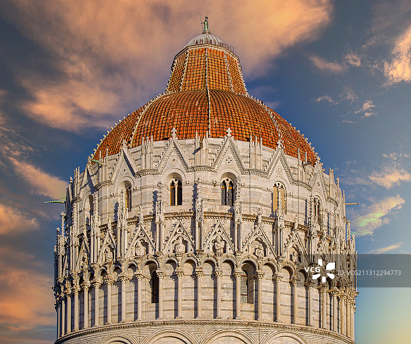 意大利，比萨，圣若望洗礼堂图片素材