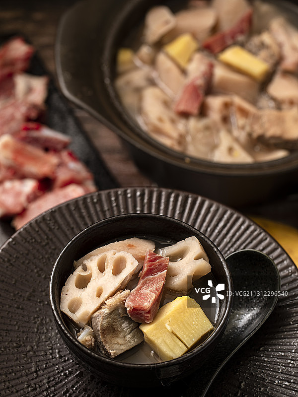 莲藕排骨汤图片素材