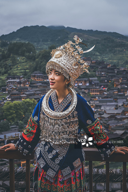 苗寨姑娘图片素材