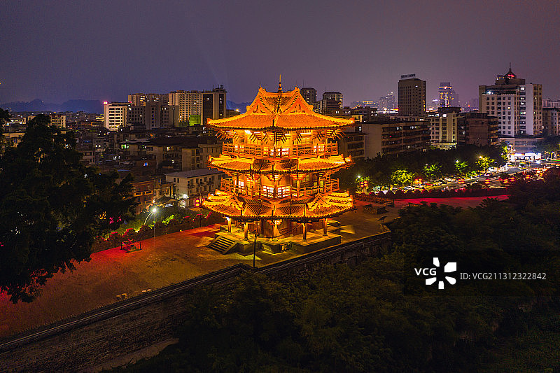 广东省肇庆市端州区宋城墙 披云楼 航拍 古建筑 塔 璀璨夜景图片素材