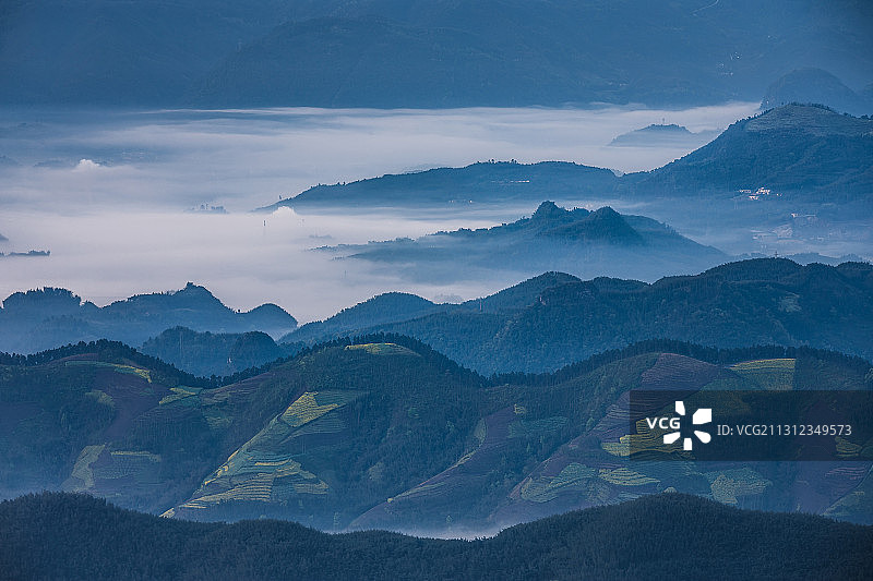 百叠烟屏苍山寂图片素材