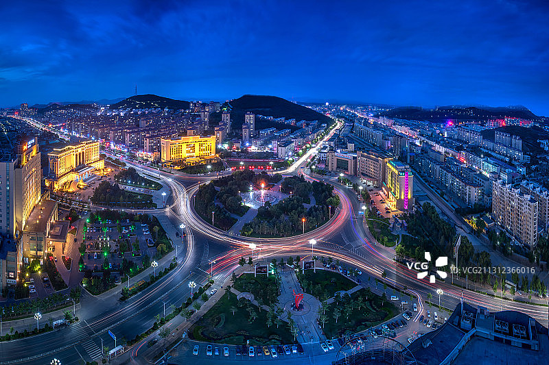 大连瓦房店-世纪广场-迷人夜色图片素材