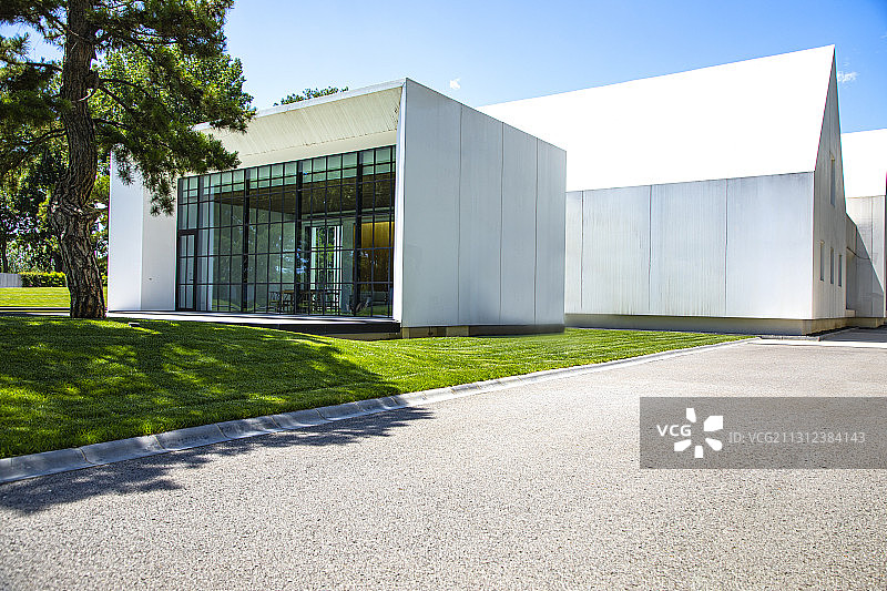 汽车背景素材，用于合成汽车广告图。图片素材