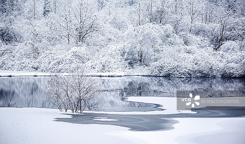 冰雪龙池图片素材