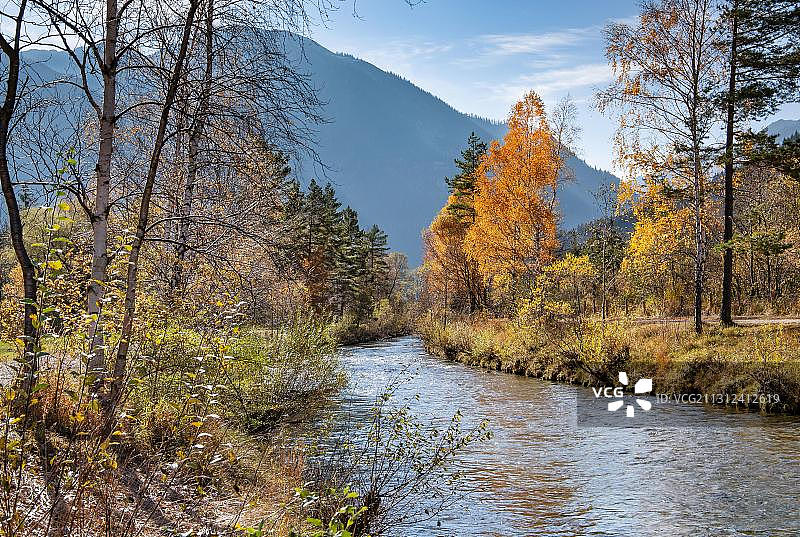 德国巴伐利亚阿尔卑斯山秋季风光图片素材
