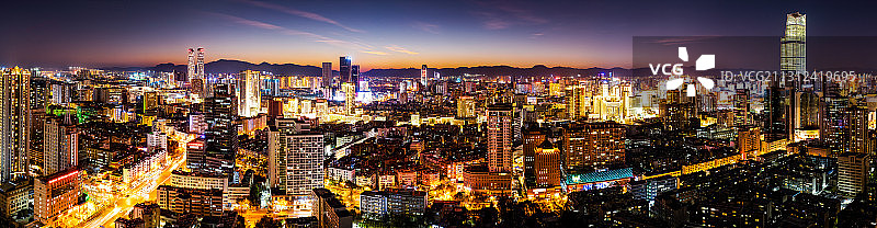 云南昆明没有CBD万达双塔大悦城恒隆广场2020最后一张照片图片素材