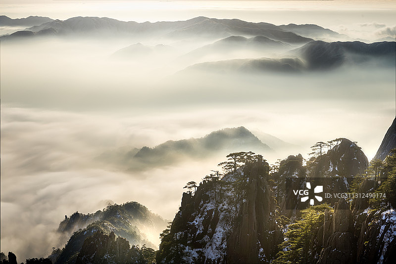 黄山光明顶日出云海图片素材