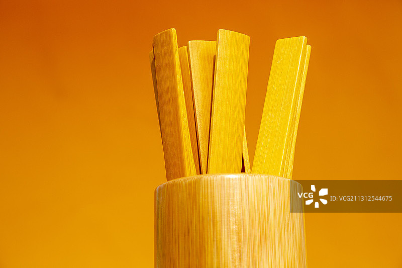 竹签竹筒抽签碰运气算命图片素材