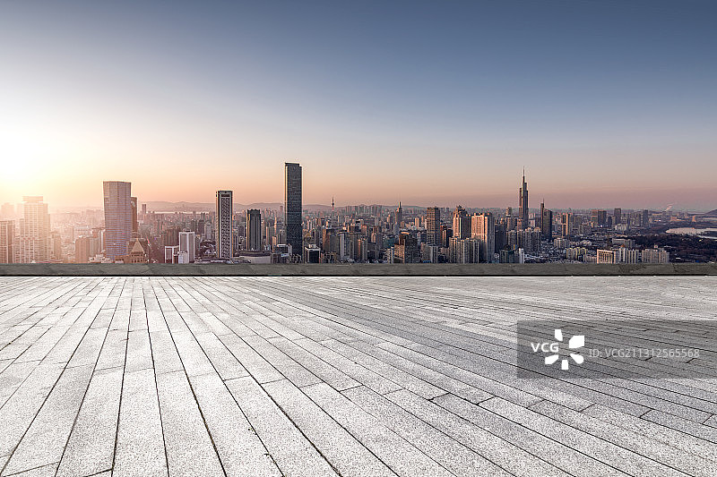 城市天际线地面砖地图片素材