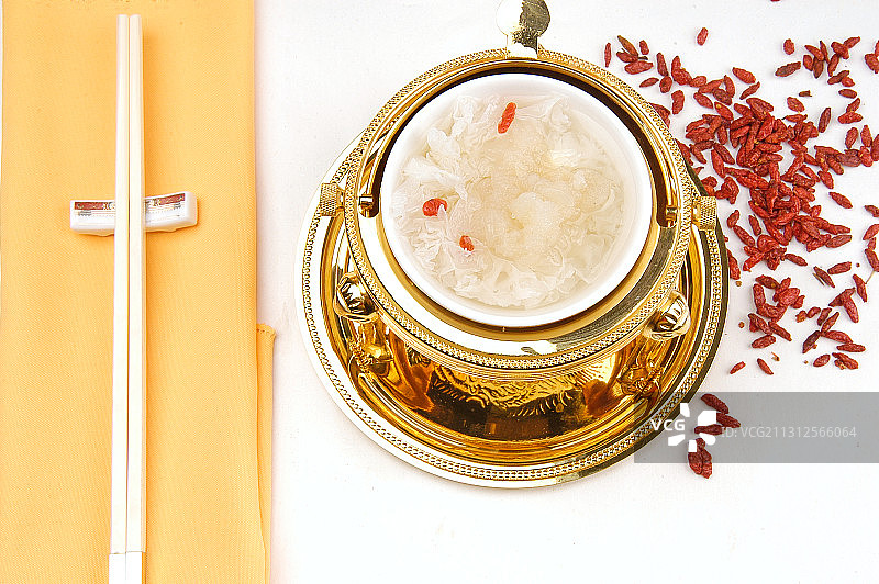 冰糖银耳炖雪蛤图片素材